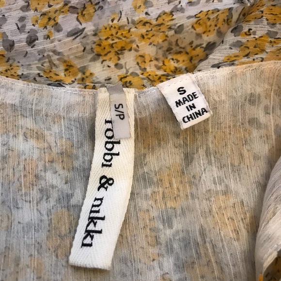 Robbi & Nikki Blouse - Picture 4 of 5